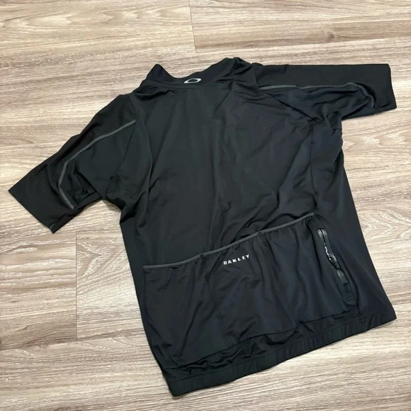 SOLD***Oakley cycling set top and bottom - Picture 2 of 15